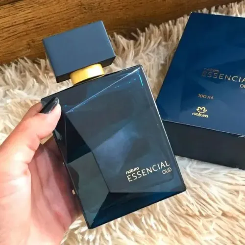 Deo Parfum Essencial Oud Masculino 100ml - Perfume amadeirado