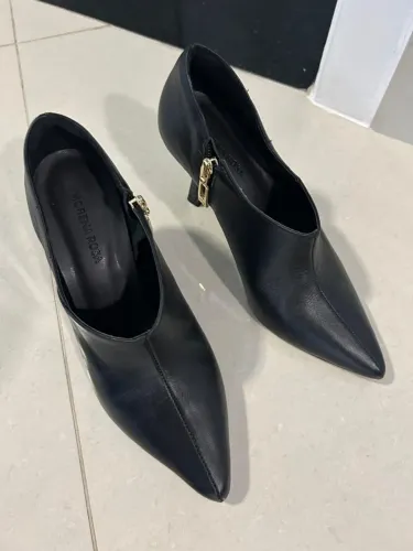 Sapato de couro feminino 