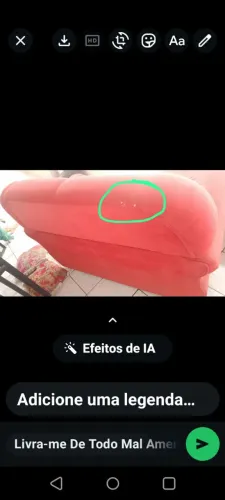 Sofá de veludo vermelho só tá com uma rasurinha atrás mas tá tudo bom n faço entrega 