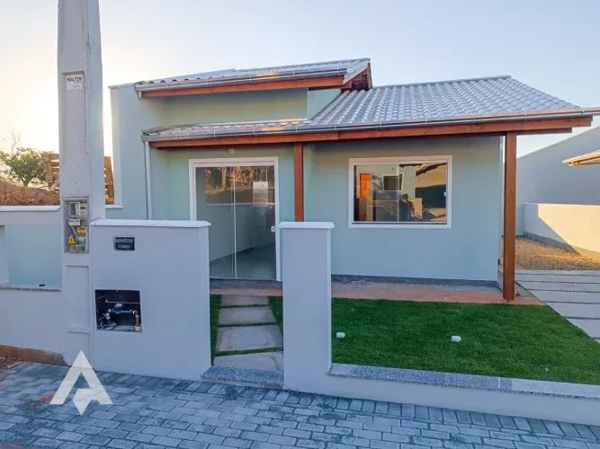 Casa de 62,35m² com 2 dormitórios à venda por R$ 360.000,00 - Bairro Estrada das Areais -