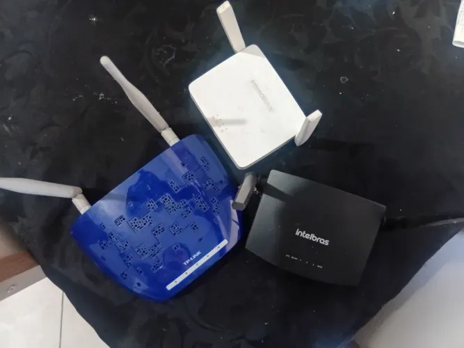 Roteador ,o valor referente é nos três, estão em ótimo estado