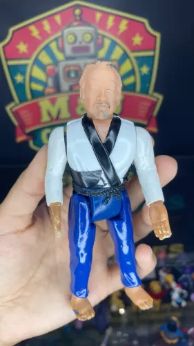 Boneco Sr Miyagi karatê Kid Glasslite anos 80