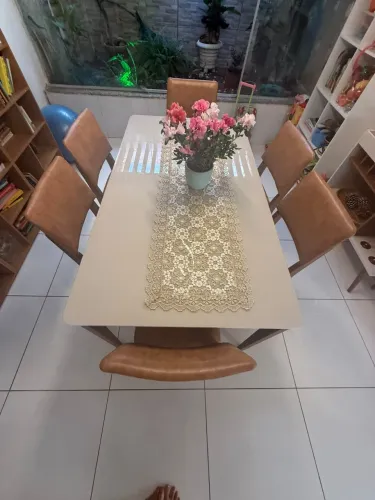 Mesa 6 Lugares Tampo de Vidro com cadeiras
