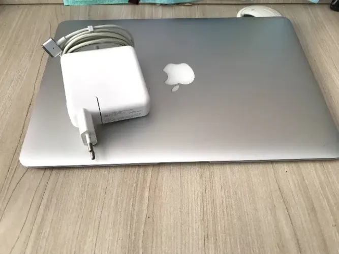 MacBook Air 13" (2015) - Intel Core i7 | 8GB RAM | SSD 256