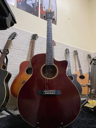 Violão Giannini eletroacústico seminovo
