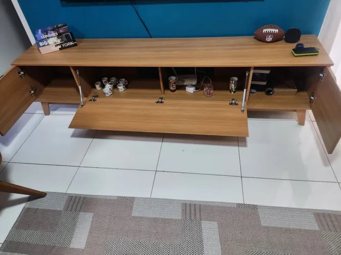 Vendo um sofá 160cm, mais um home de 2,20, mais uma mesa de computador, e tapete