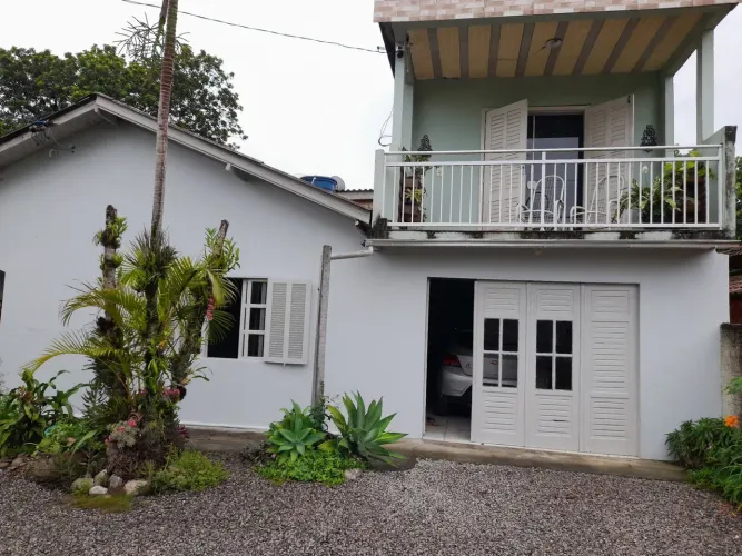 Duas casas de alvenaria excelente lugar para se viver.