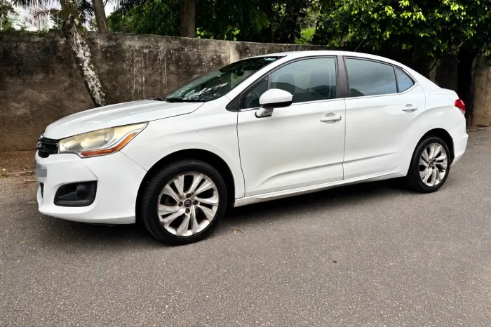 Citroen C4 Lounge Tendance 2.0 Flex 4P Aut. 2014