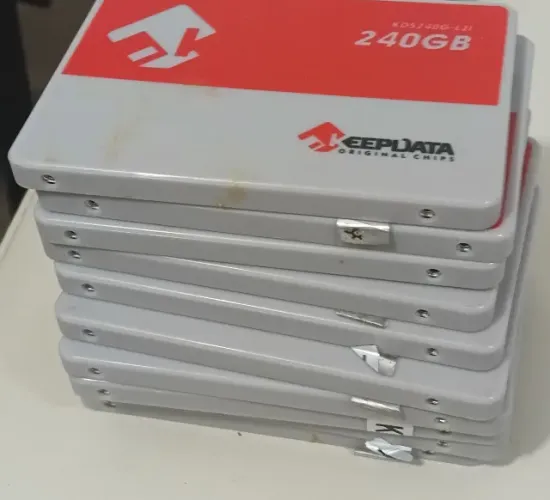 Pack com 10 unid SSD 240 GB seminovo (pouquíssimos TBW escritos, conforme prints)