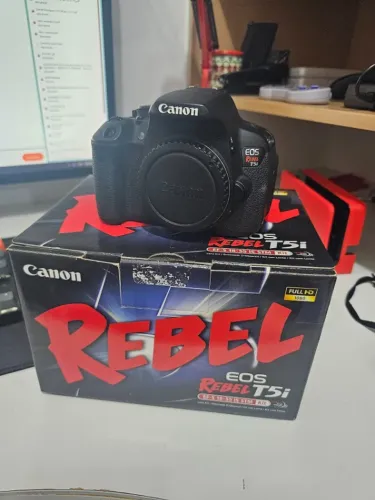 Canon EOS T5I - Único dono