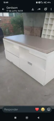 Vendo maca fixa com armário embutido em excelente estado.