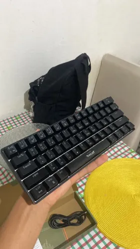 Teclado TGT 60% mecânico