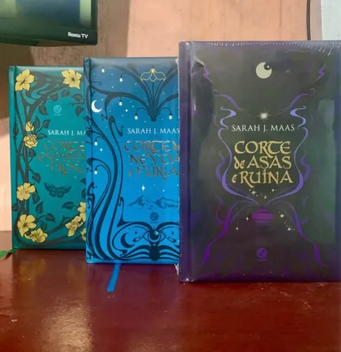 ACOTAR Sarah J. Maas edição luxo Corte de Espinhos e Rosas, Névoa e Fúria, Asas e Ruína