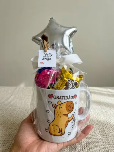 Caneca com chocolates