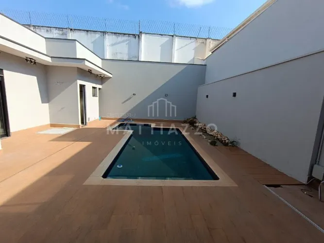 Casa à venda com 03 suítes, no Portal de São Clemente em Limeira/SP.