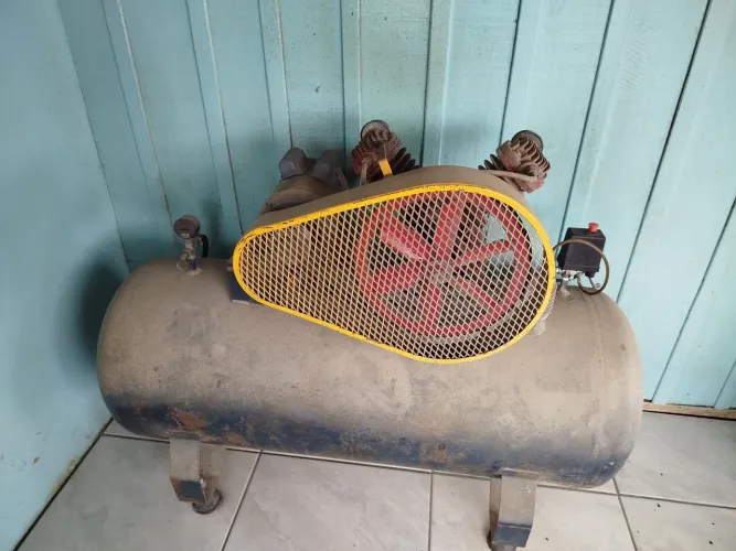 Compressor de ar 10 pés, 2cv, 200 litros