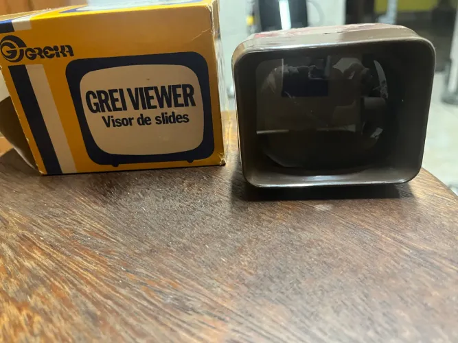 visualizador de slides de mesa da marca Orlika, modelo Visormatic.