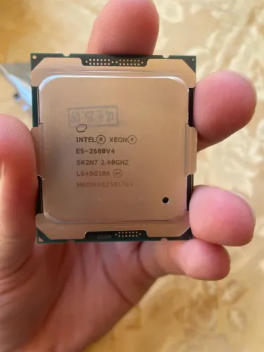 Intel Xeon E5 - 2680 V4