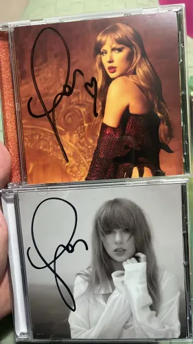 CD Autografado Taylor Swift 