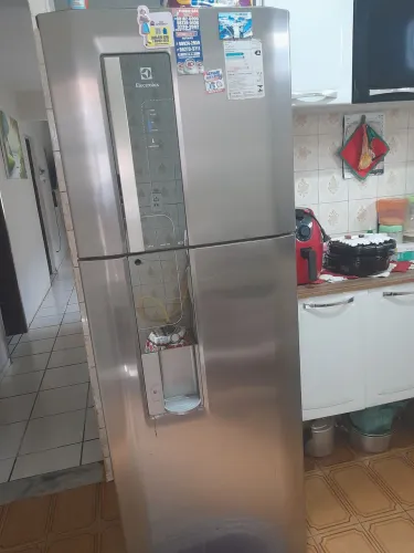 Vende-se geladeira