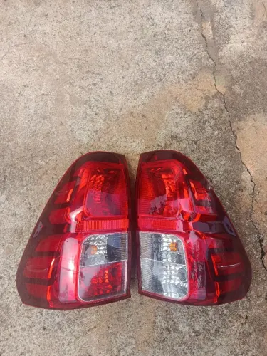 Par de Lanterna original traseira Hilux Sr e Srv 2016 a 2026
