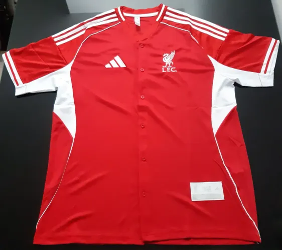 Camisa Liverpool estilo baseball  bordada tamanho GG nova  largura 58 comprimento 78 