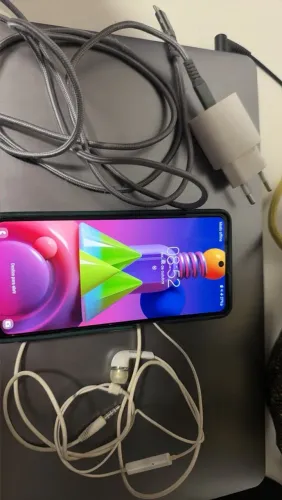Celular Samsung m51 de 6 GB ram e 128 GB armazenamento