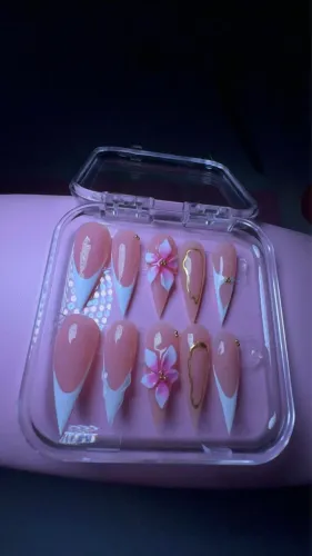 Alongamento e cuidados das unhas ?