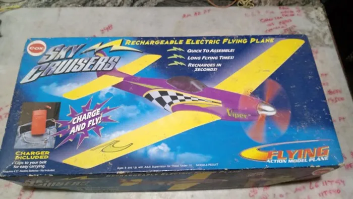 Antigo e raro avião de voo livre elétrico Sky cruisers da Cox
