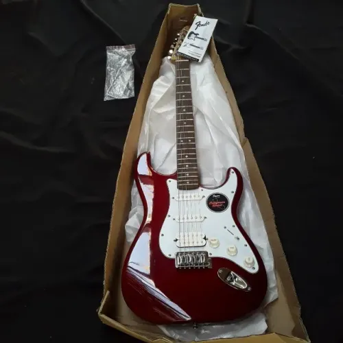 Guitarra Fender Squier California Series HSS Com o plástico de proteção Sem Uso !!
