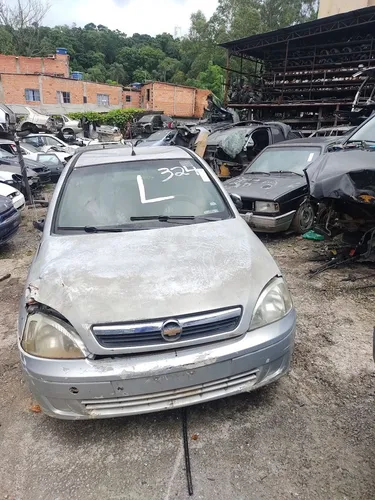 Capo farol para-choque paralama GM Corsa ano 2004 pra retirada de peças 