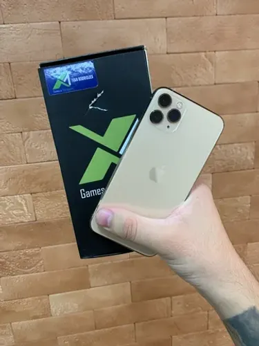 iPhone 11 Pro dourado sem detalhes e garantia - comece bem a semana 