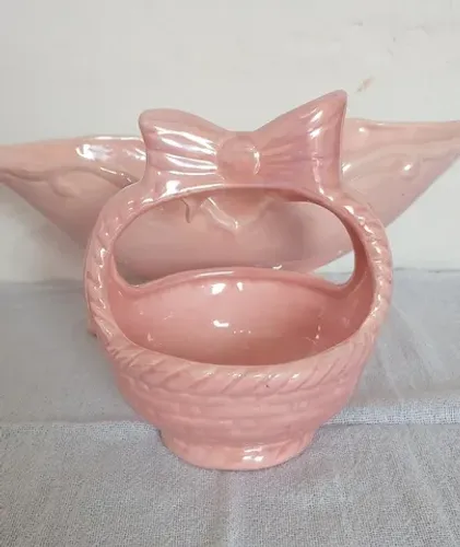 2 floreiras rosas antigas