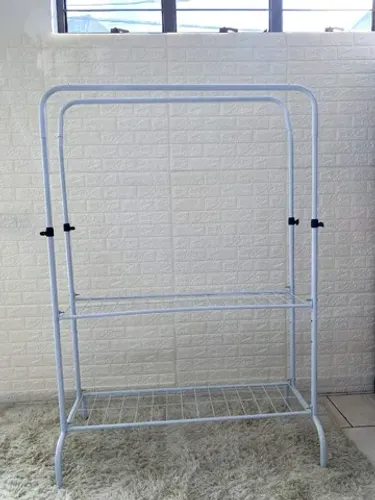 Arara Com Duas Colunas e c/ telas de 1,20x1,70m para loja 