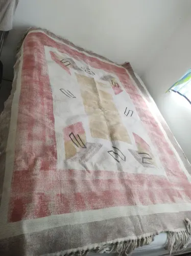 Tapete em Tecido rico em detalhes ótimo tamanho