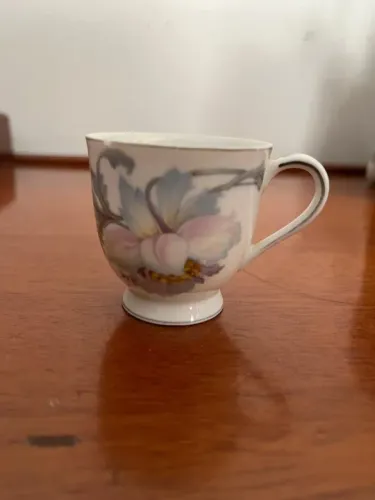 Xícara de Café antiga de porcelana