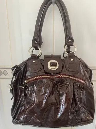 Bolsa Arezzo verniz marrom 