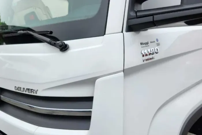 VW 11180 Delivery Baú 2018.