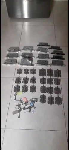 Fechaduras e Dobradiças a partir de R$ 40. 