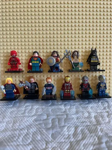 Lego minifigures Super heróis Marvel e DC