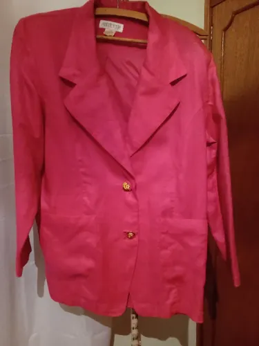 Blaser cor PINK de linho com ombreiras tamanho 42