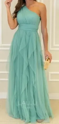 Vestido longo de tule verde, elegante e charmoso!