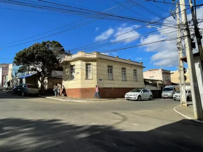 Ponto Comercial à Venda no Centro de Conquista - Bahia.