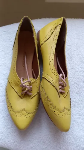 Sapato feminino oxford couro amarelo