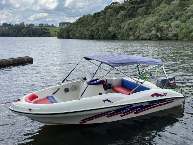 Lancha Fibrafort Twister 150