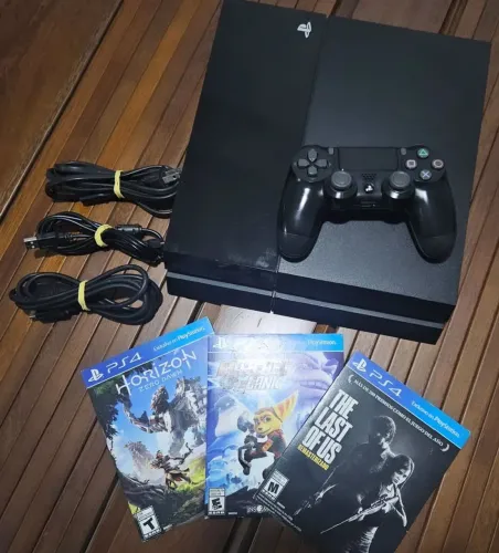PS4 Bundle 3 jogos físicos + 90 dias de garantia 
