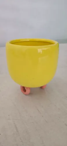 Par de Cachepô amarelo.