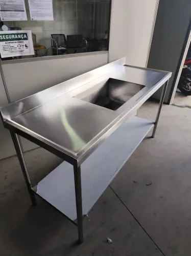 Pia com Bojo Integrado em Aço Inox - Design Contínuo para Fácil Limpeza