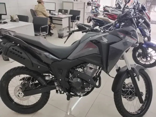 Honda Sahara 300 ABS 0Km, modelo 2026