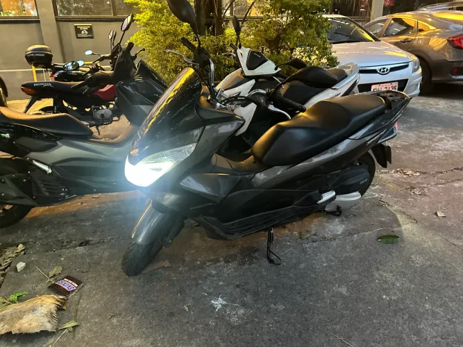 Honda PCX - KM e preço Baixo - 2016